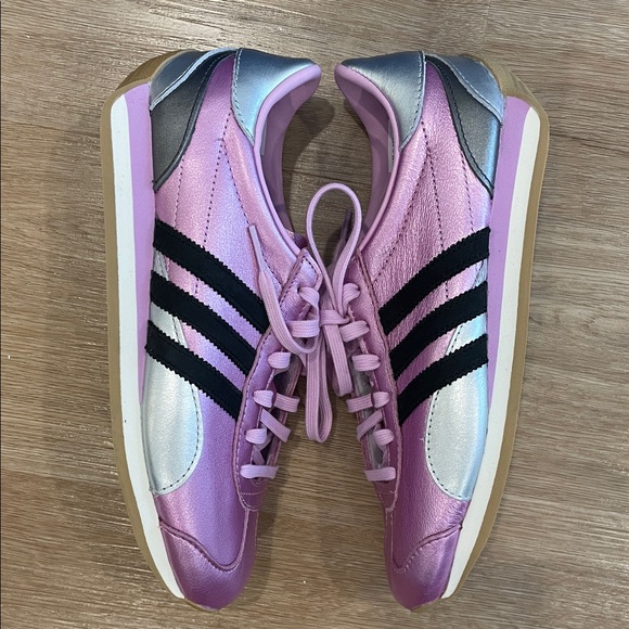 Adidas. Metallic Lilac Country OG - Picture 4 of 14